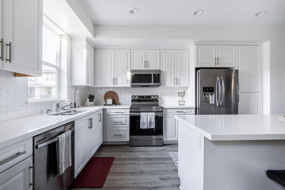 Brand New Stunning 4BR Townhome House in Lemon Grove