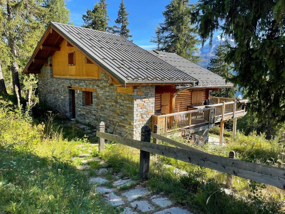 Chalet spacieux à La Rosière avec hammam et jacuzzi pour 15 personnes - FR-1-690-25 Chalet in Montvalezan