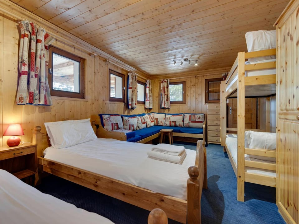 Chalet spacieux à La Rosière avec hammam et jacuzzi pour 15 personnes - FR-1-690-25 Chalet in Montvalezan