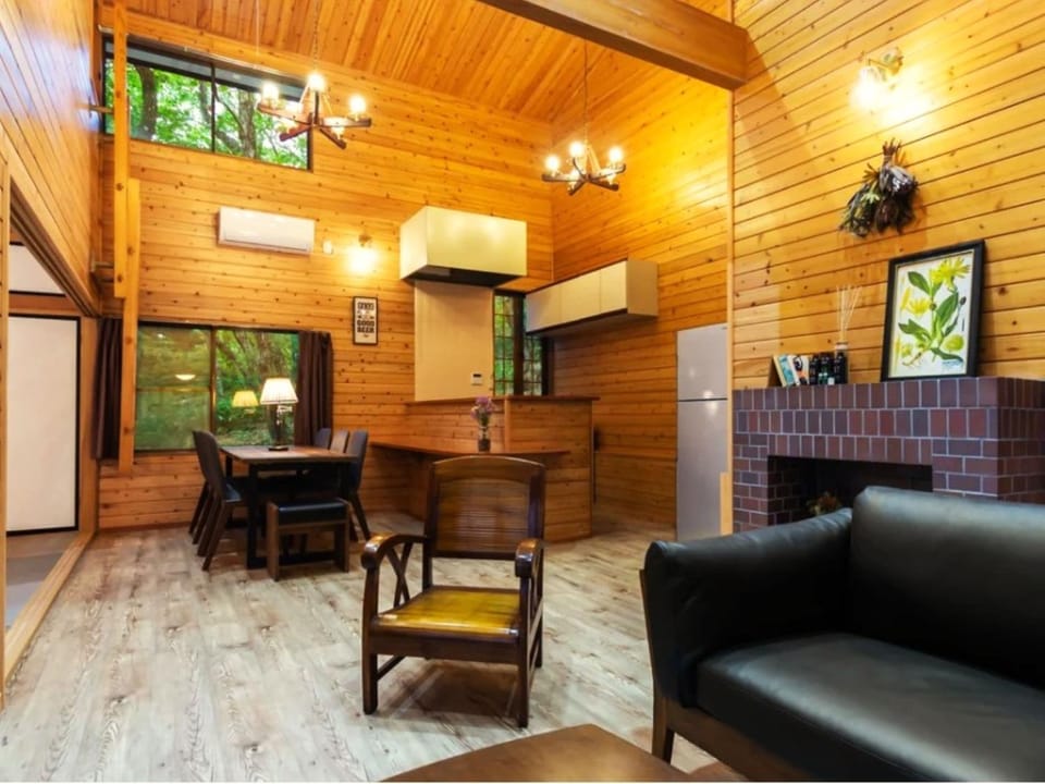 Living room, Photo of the whole room, Dining area
