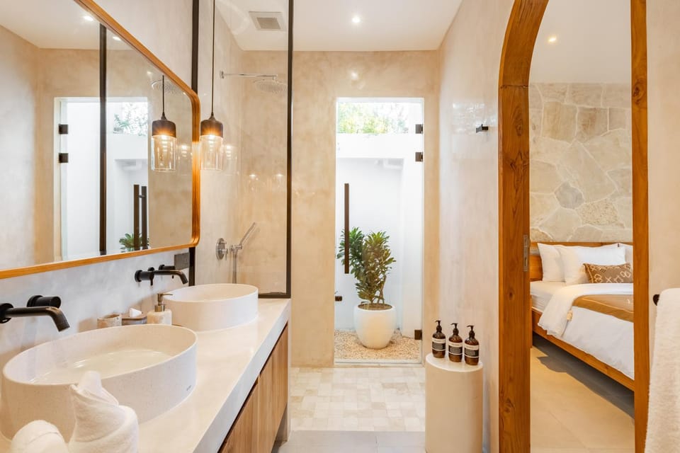 Shower, Bed, Bathroom, Bedroom, Bath