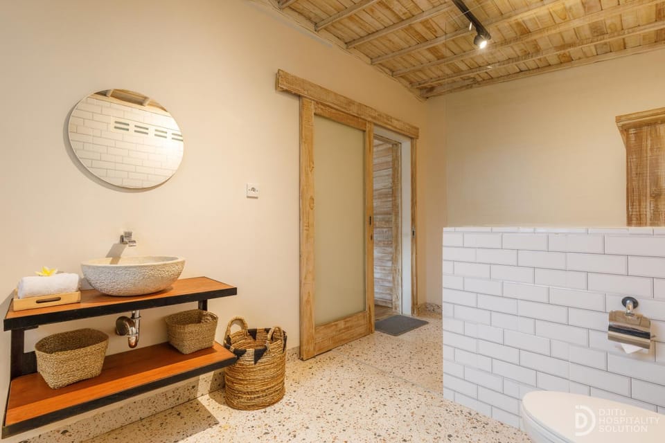 Bathroom, Area and facilities