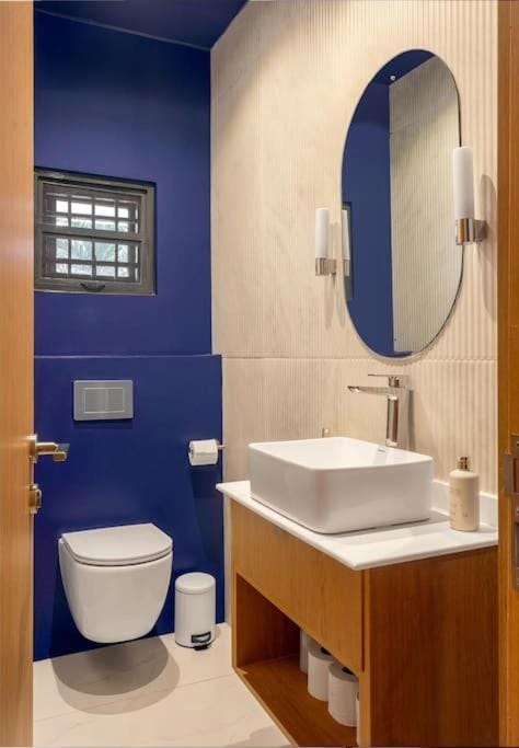 Stylish, Interior-Designed 2-BR Apartment in Lagos