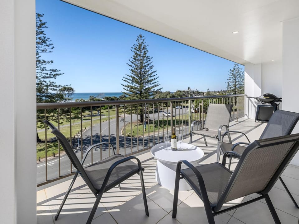 Patio, Day, Natural landscape, View (from property/room), Balcony/Terrace, Sea view