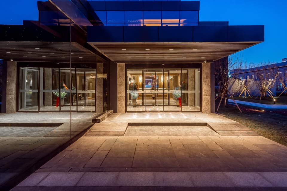 Property building, Facade/entrance