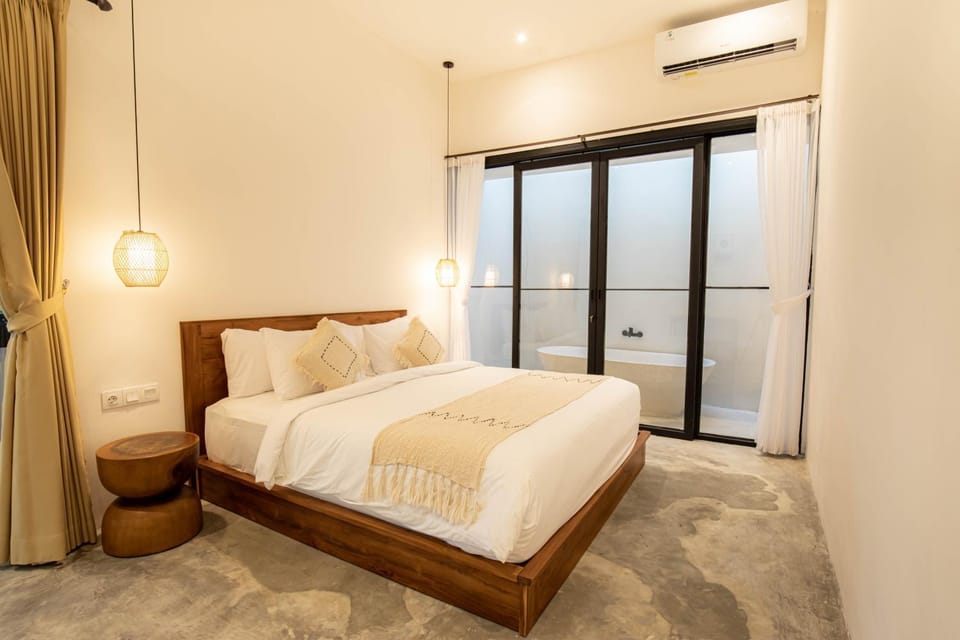 Bed, Photo of the whole room, Bedroom, towels, wardrobe, air conditioner
