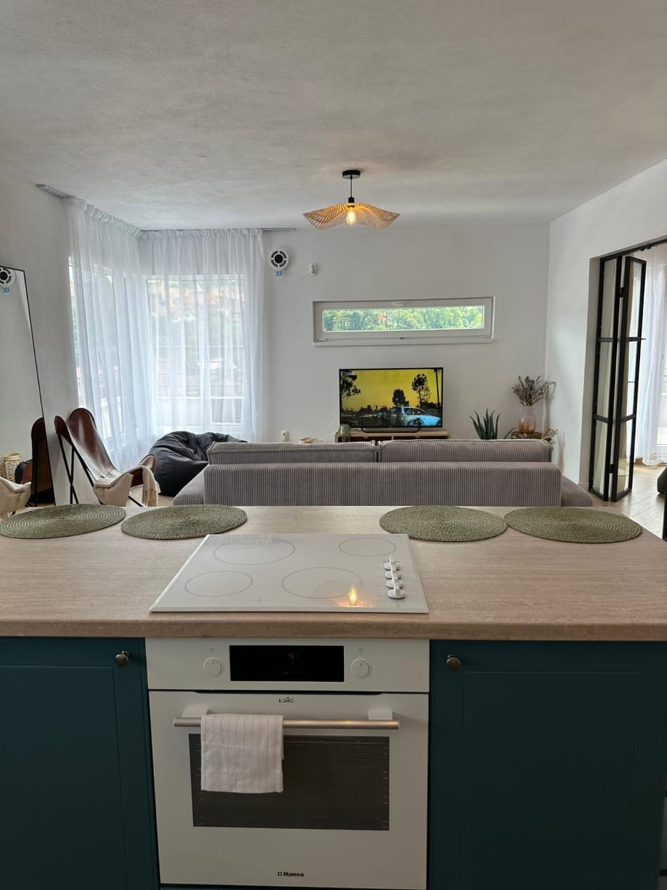 TV and multimedia, Kitchen or kitchenette, Photo of the whole room