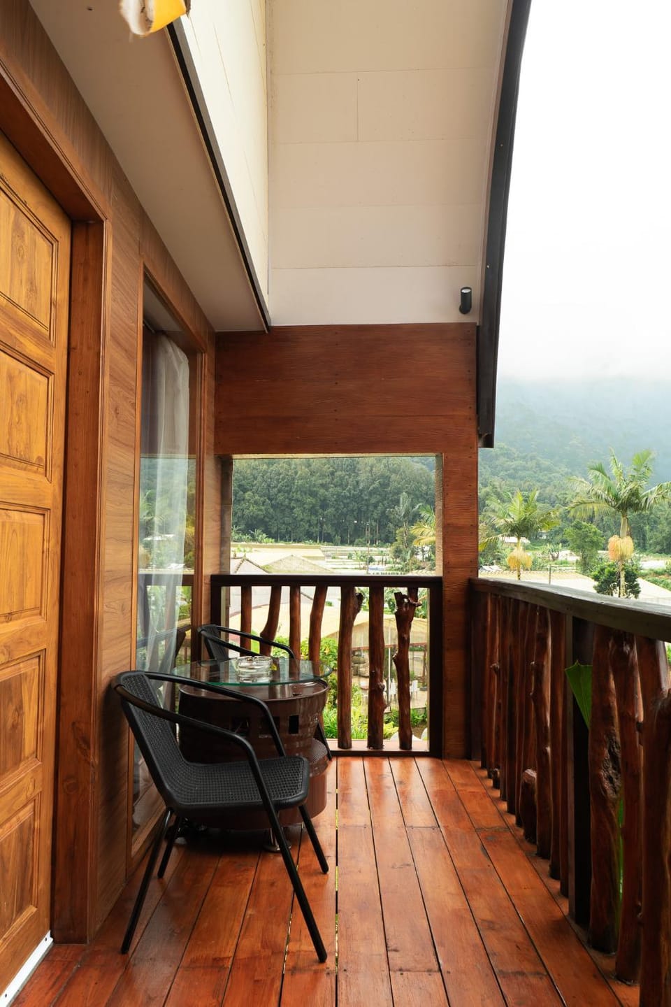 Natural landscape, View (from property/room), Balcony/Terrace, Seating area, Mountain view