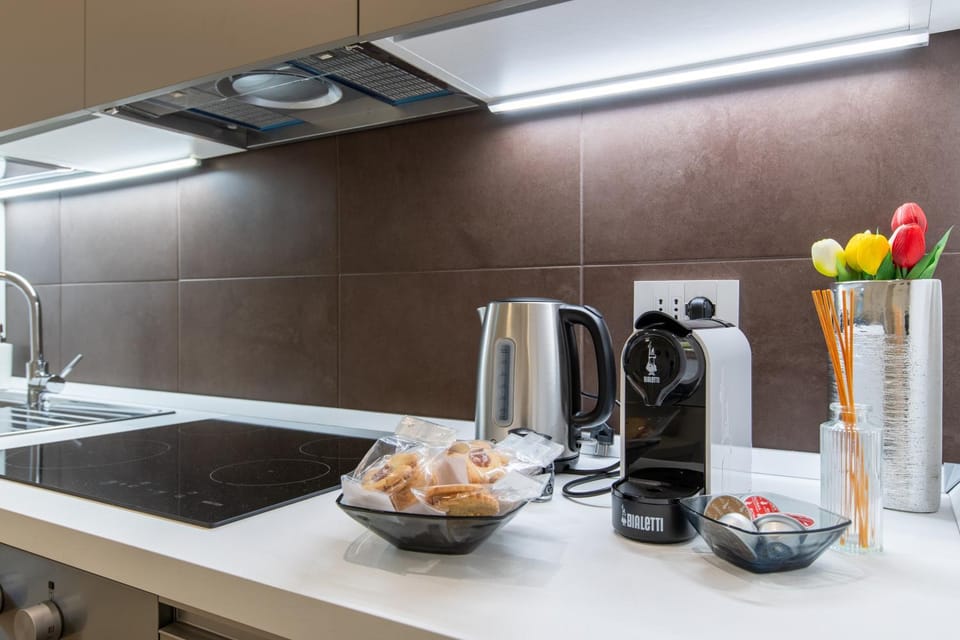 Coffee/tea facilities, Kitchen or kitchenette, Food and drinks