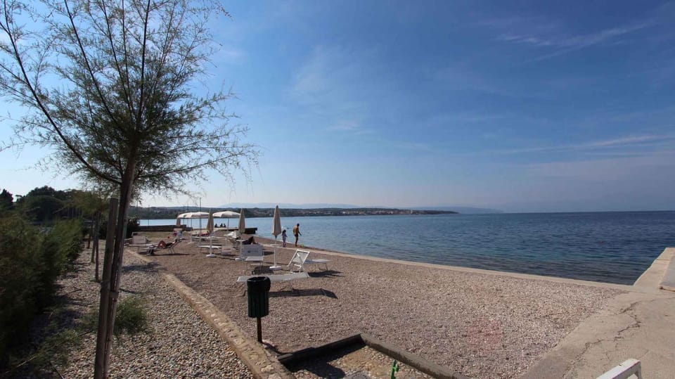 Nearby landmark, Summer, Beach