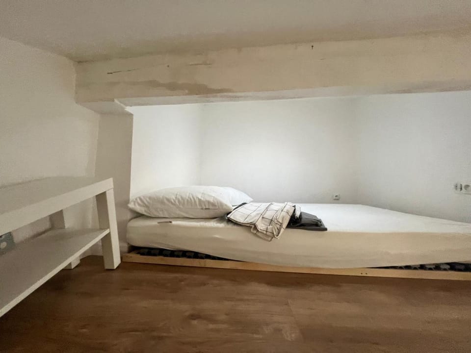 Studio mezzanine centre-ville #12 Apartment in Toulon