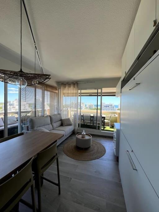 Sublime Appart Vue mer Piscine Clim Apartment in La Grande-Motte