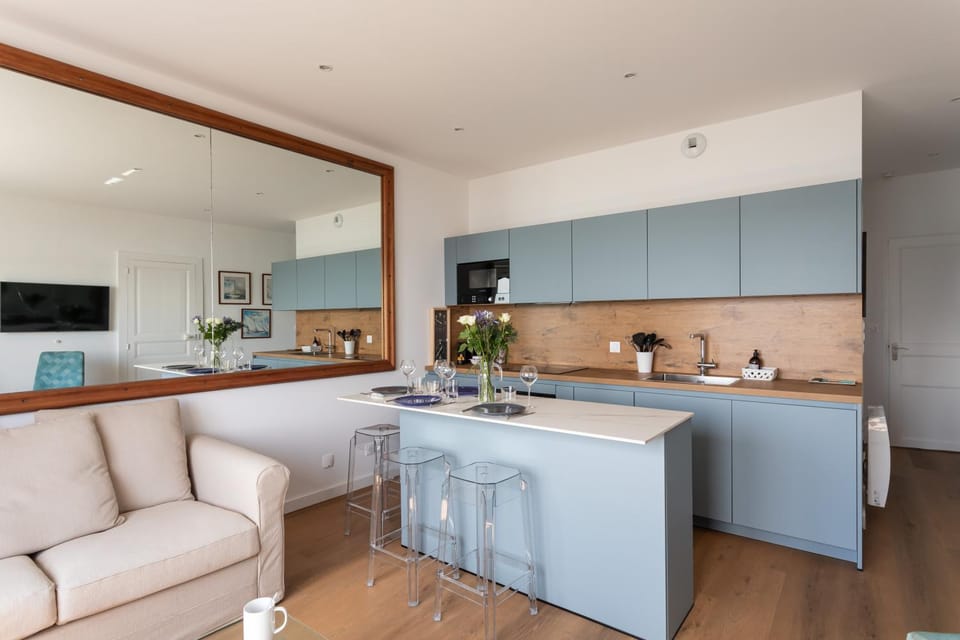 Kitchen or kitchenette, Living room
