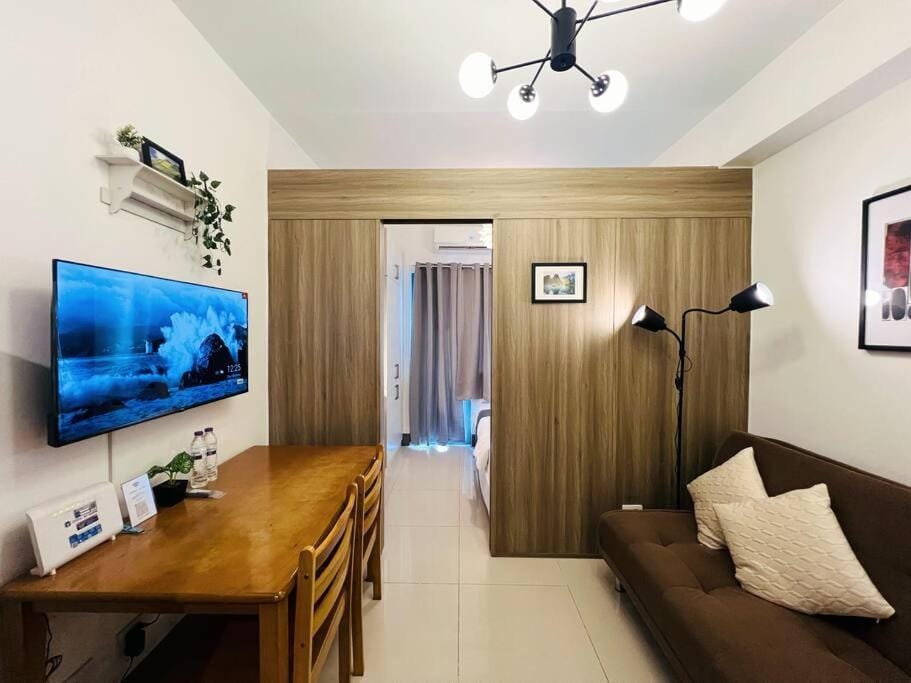 Citispace 1BR Condotel Suite at FAME Residences #FM12A Apartment in Mandaluyong