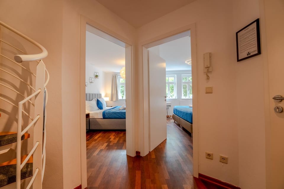 Bed, Living room, Photo of the whole room, Seating area, Bedroom