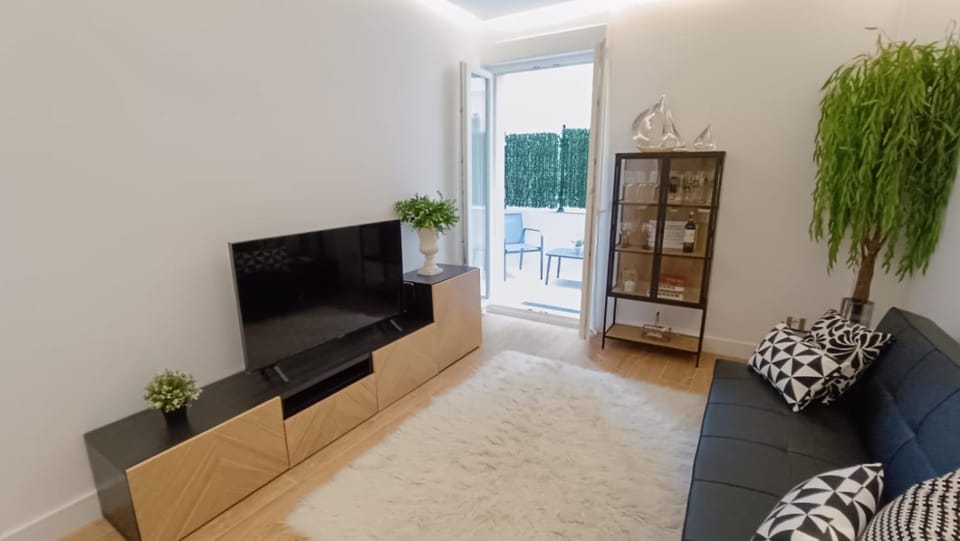 TV and multimedia, Balcony/Terrace, Living room