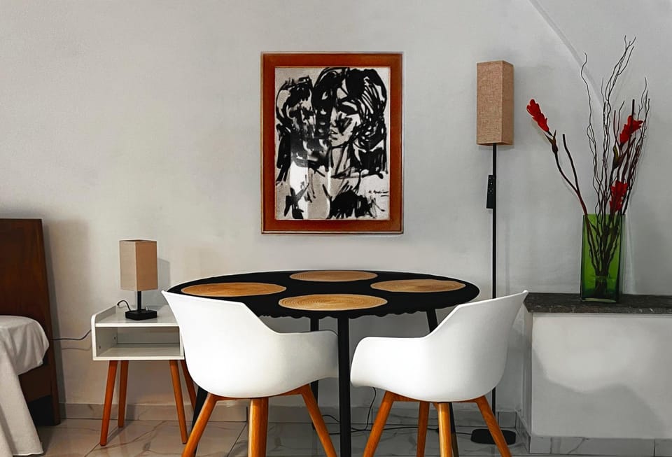 Seating area, Dining area