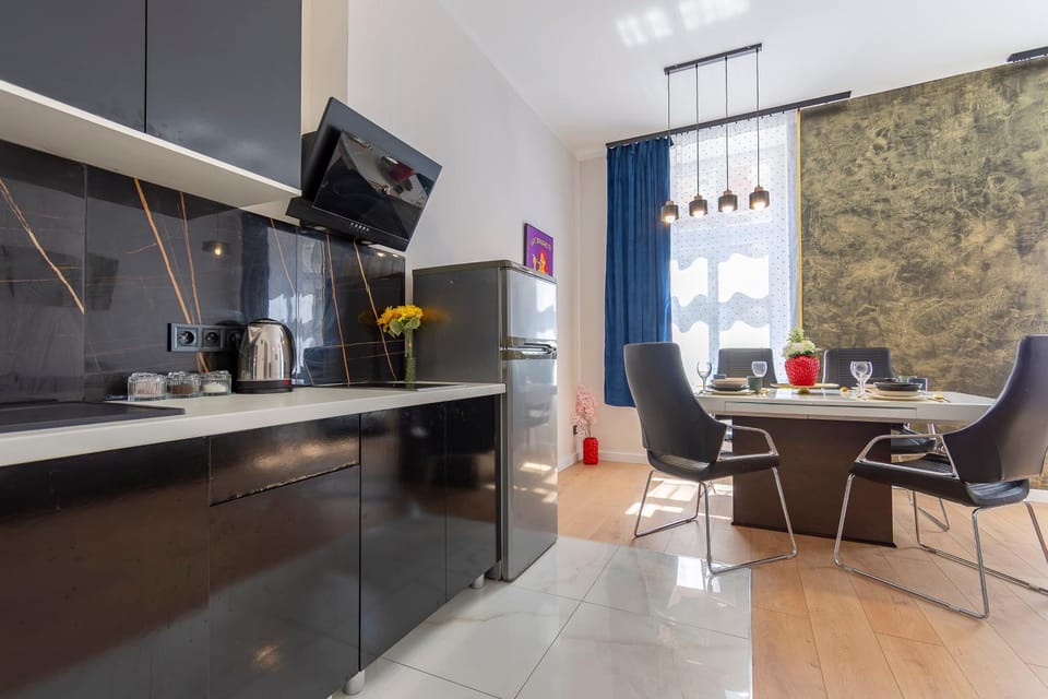 TV and multimedia, Coffee/tea facilities, Kitchen or kitchenette, Living room, Seating area, Dining area, oven