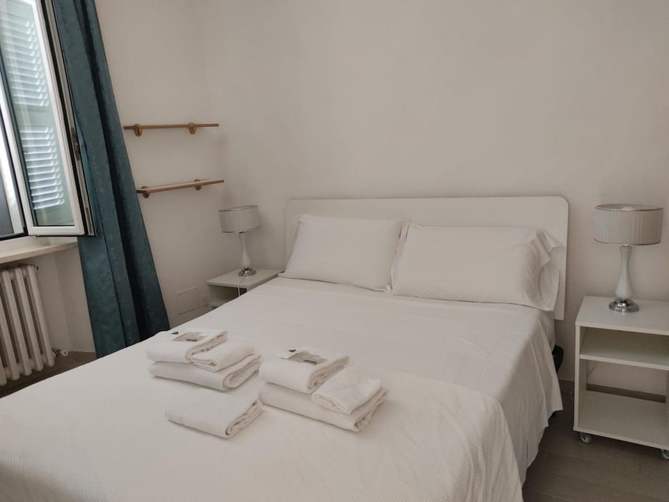desideri 2 affittacamere Bed and Breakfast in Numana