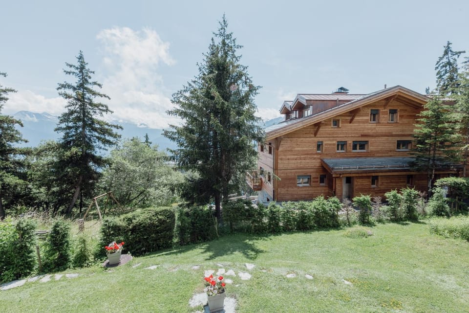Balcony/Terrace, Mountain view