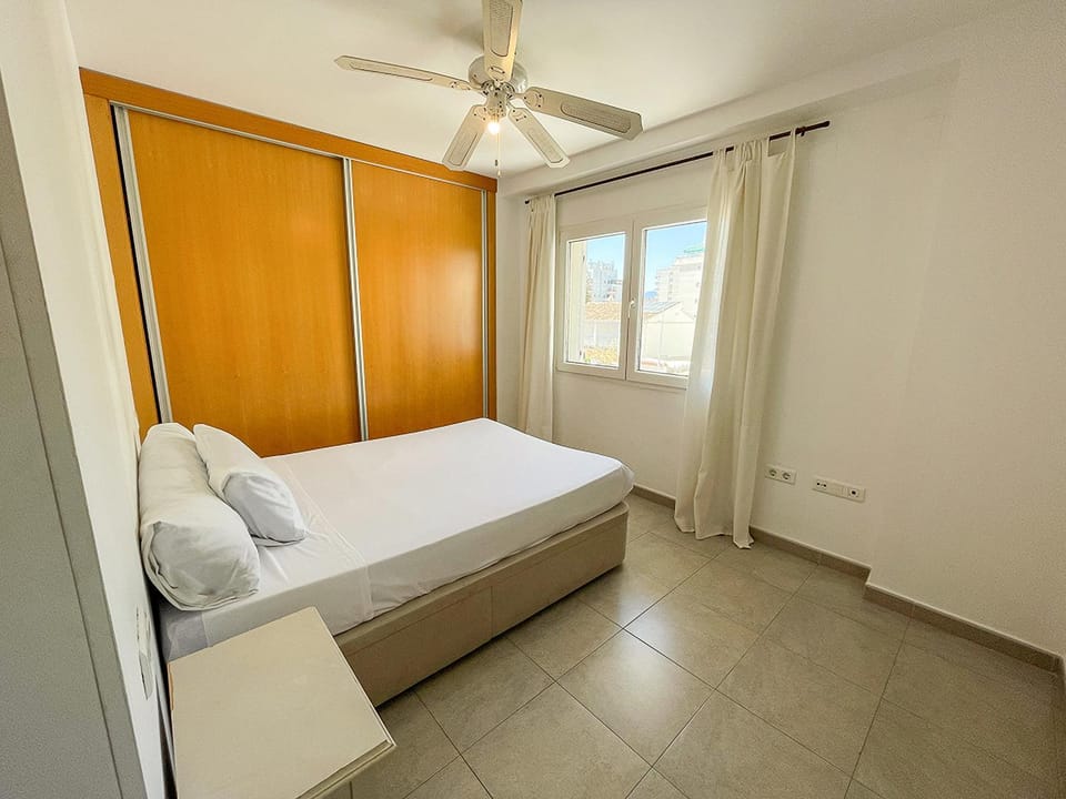 Spring, Bed, Activities, Winter, Summer, Balcony/Terrace, Photo of the whole room, Beach, Hiking, Animals, Animals, Animals, Bedroom, Autumn, Pets, Pets, Pets, Sea view, Swimming pool, Sports, Entertainment, children, children, children, young children, young children, young children, older children, older children, older children, group of guests, group of guests, group of guests, Family, Family, Family, Parking, microwave, oven, pet friendly, pet friendly, stove, wardrobe, washing machine, air conditioner