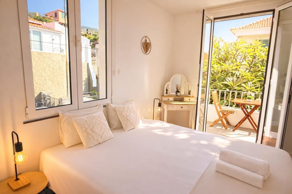 Bed, Balcony/Terrace, Bedroom