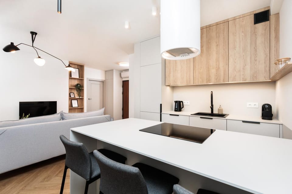 TV and multimedia, Kitchen or kitchenette, Photo of the whole room, Seating area