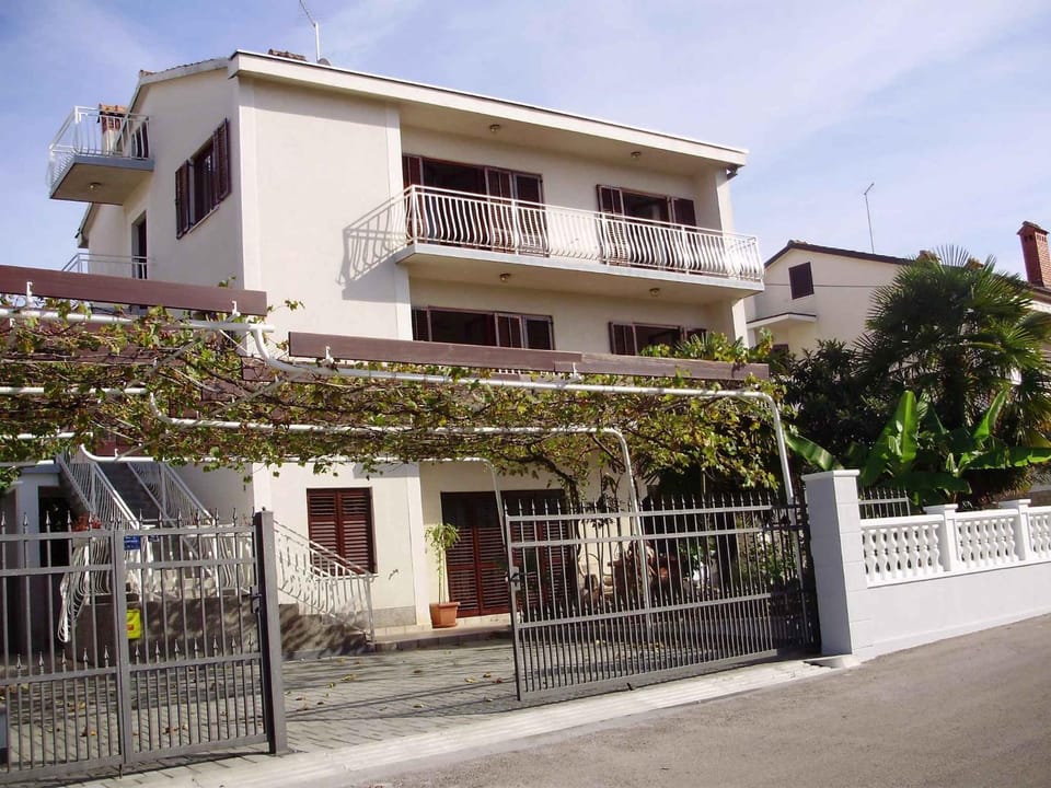 Property building, Summer