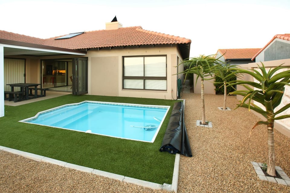 BBQ facilities, Garden, Pool view, Swimming pool
