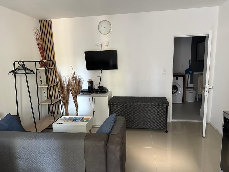 Appartement Centre ville climatisé wifi netflix Apartment in Occitanie