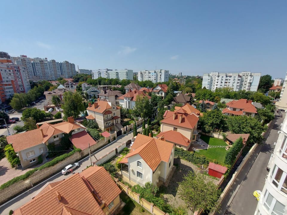 Neighbourhood, Street view