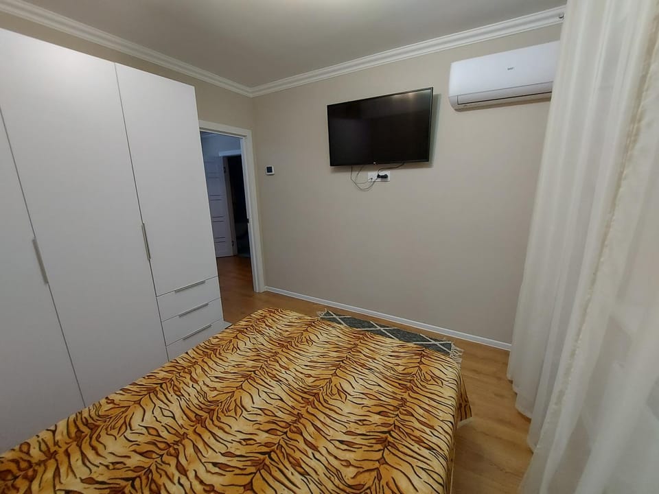 Bed, TV and multimedia, Bedroom, air conditioner