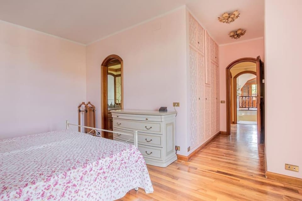 GOLDEN LUXE - Grand Villa with Exlusive Garden Villa in Emilia-Romagna