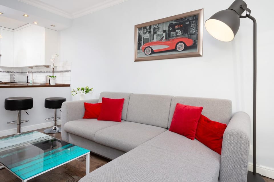 Communal lounge/ TV room, Living room