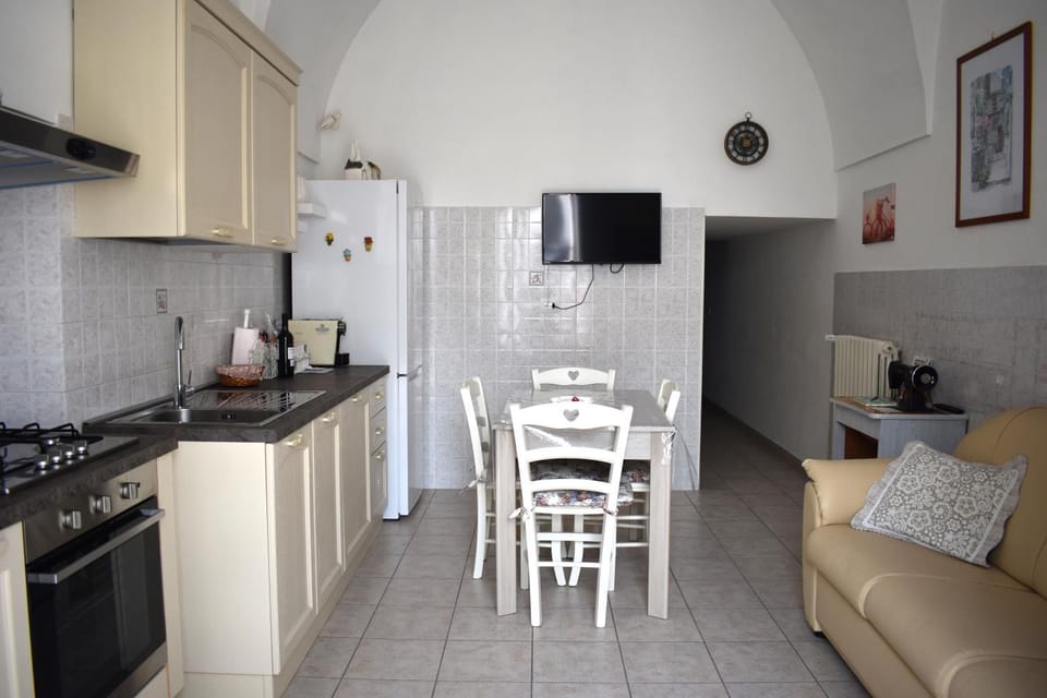 TV and multimedia, Kitchen or kitchenette, Dining area, oven