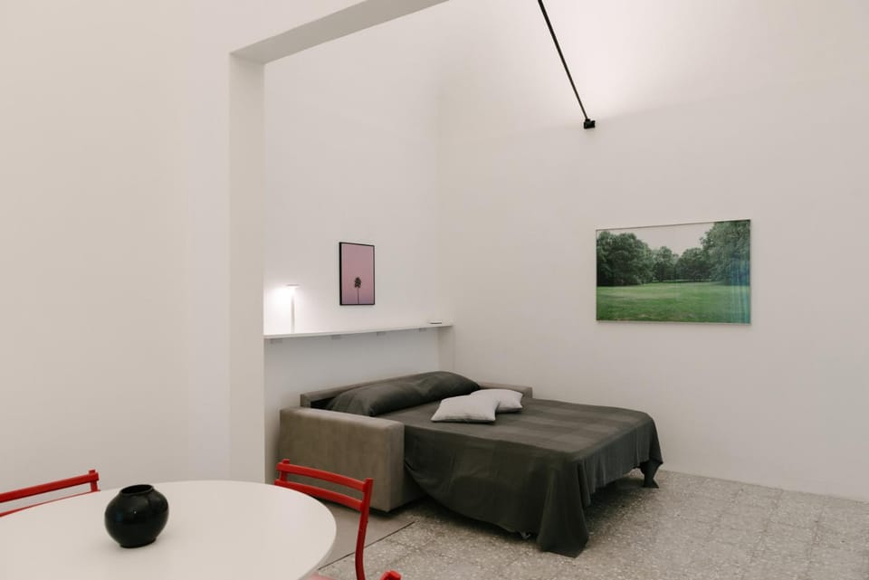 Bed, Living room