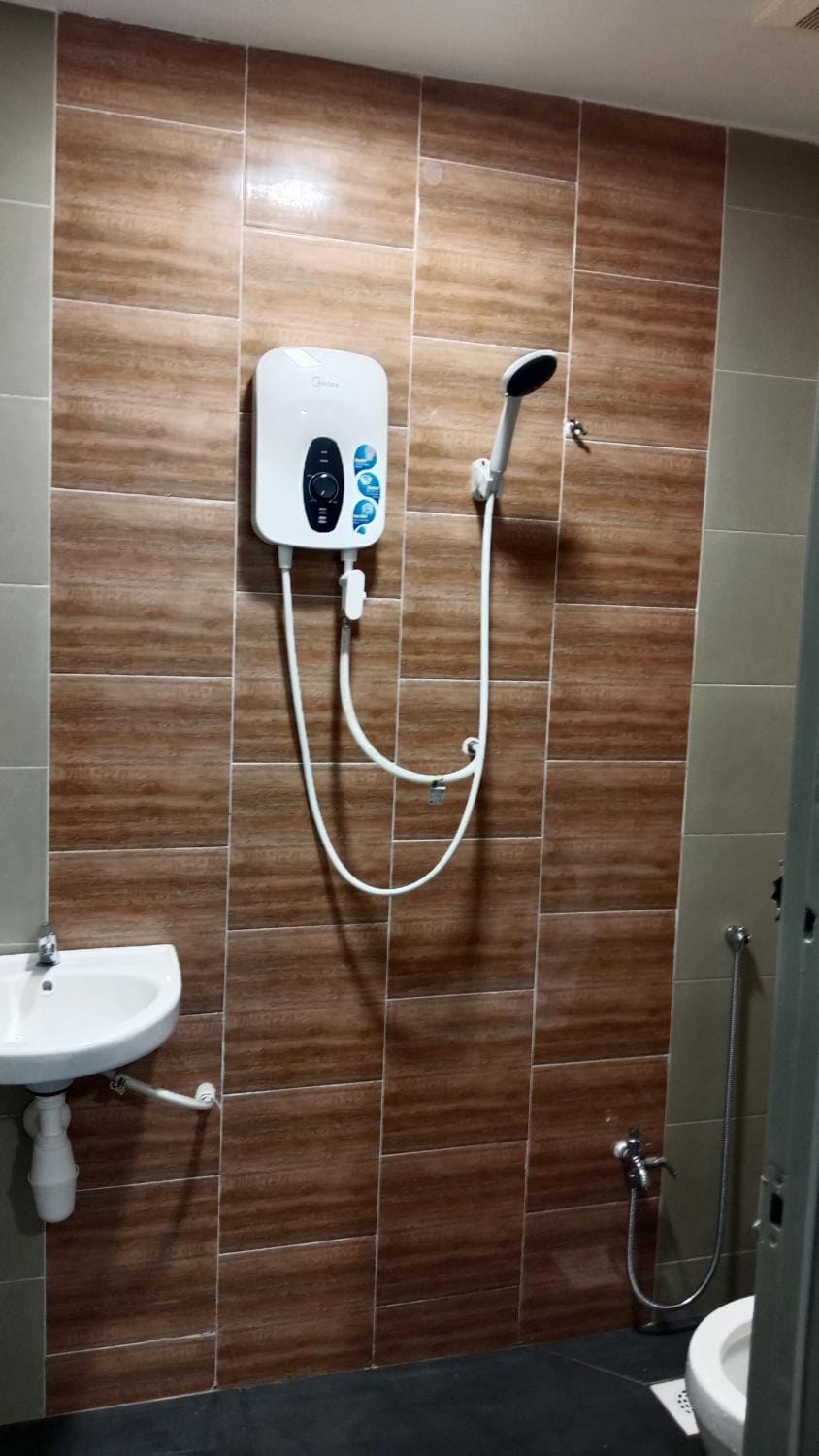 Shower, Toilet, Bathroom, heating