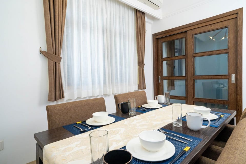 Seating area, Dining area
