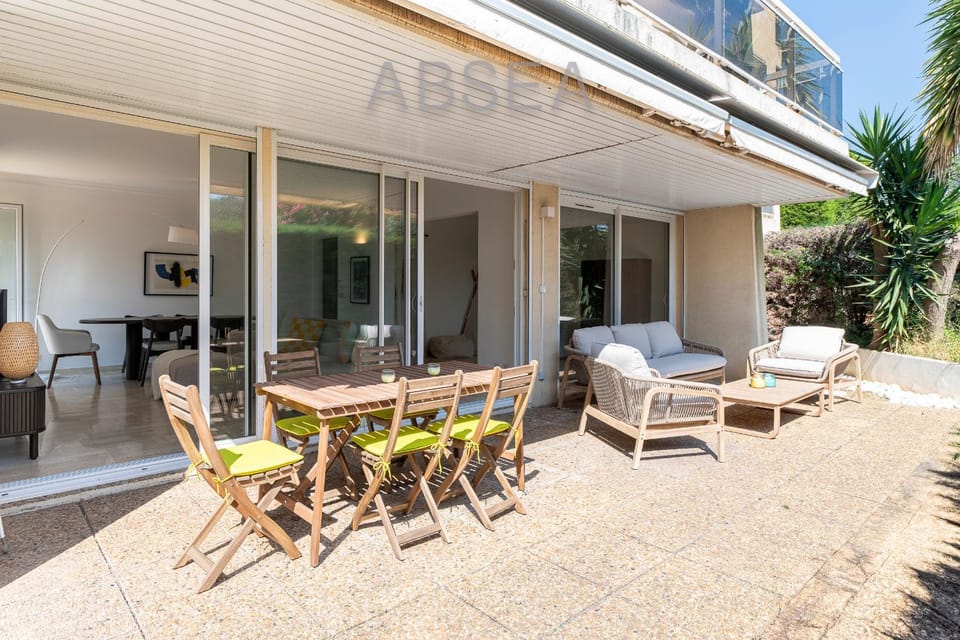 Nice Garden Apartment Pool Parking Air Conditioning Family Friendly Apartment in Nice