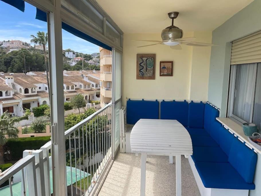 Balcony/Terrace, Mountain view