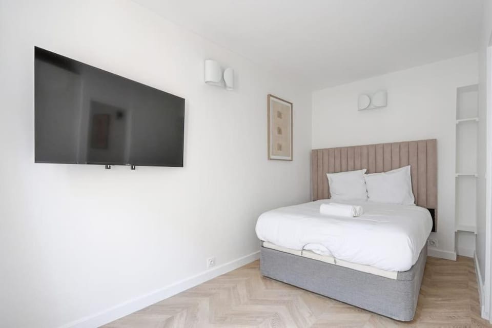 Communal lounge/ TV room, Bed, TV and multimedia, Photo of the whole room, Bedroom, towels