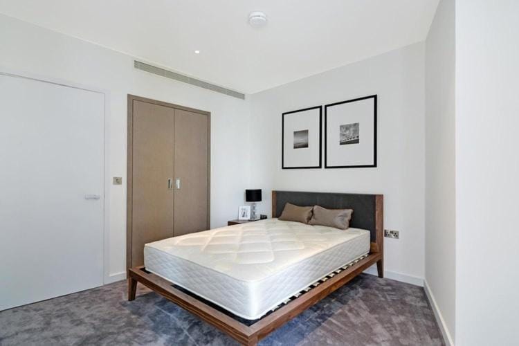 High level near Canary Wharf-O2-Excel-London Bridge-Waterloo-Westminster-Bond street Apartment in London