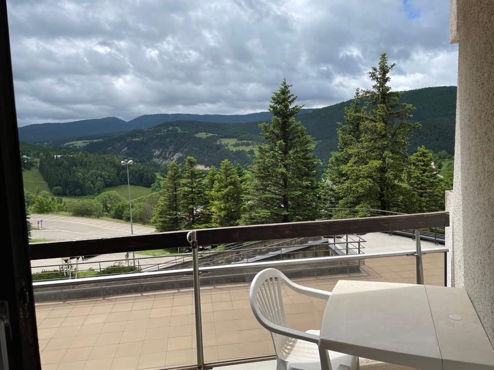 View (from property/room), Balcony/Terrace, Mountain view