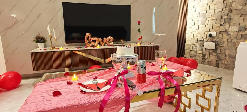 Living room, Food and drinks, Seating area, Dining area, Food, wedding