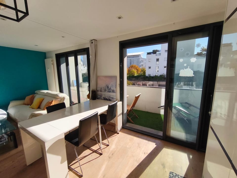 LE PLEIN SUD - ZEN - CENTRE VILLE - GARE - parking - Wifi Apartment in Annecy