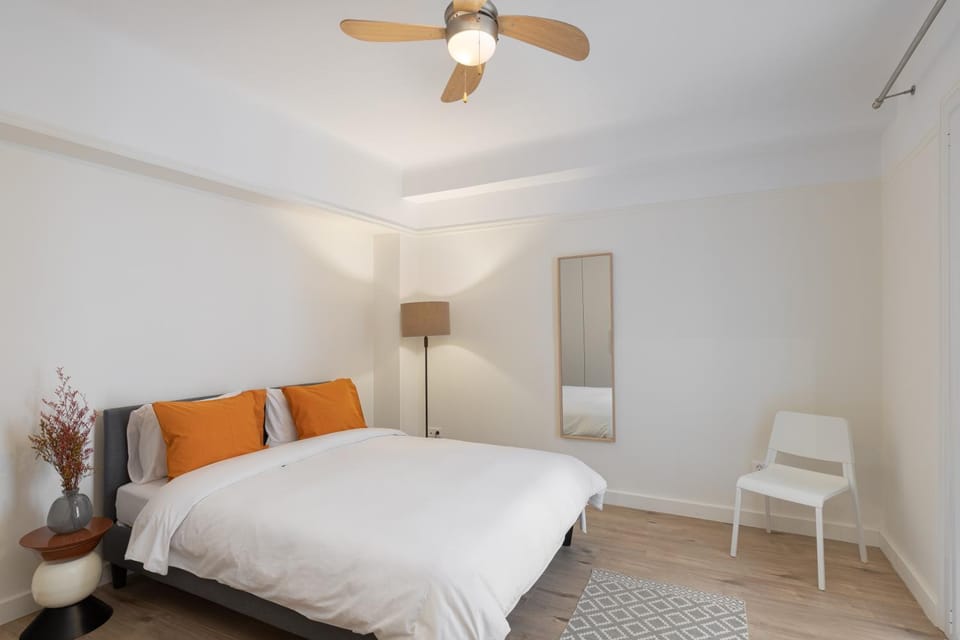 Bed, Photo of the whole room, Bedroom