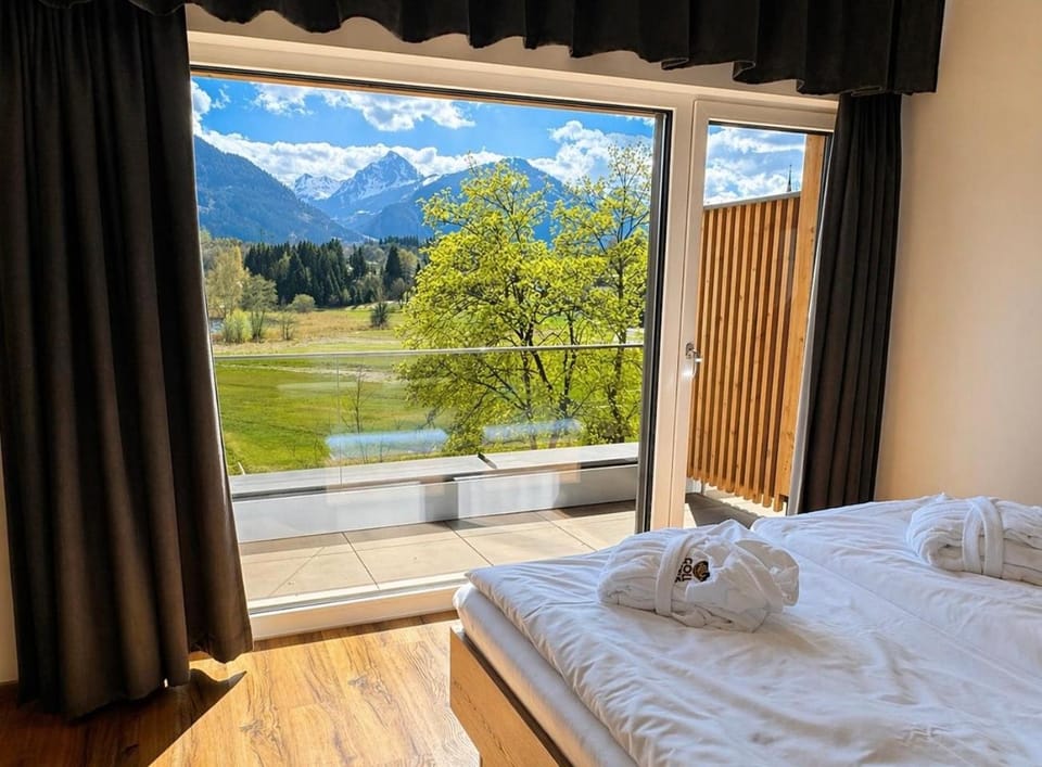 Bed, Natural landscape, Photo of the whole room, Bedroom, Mountain view