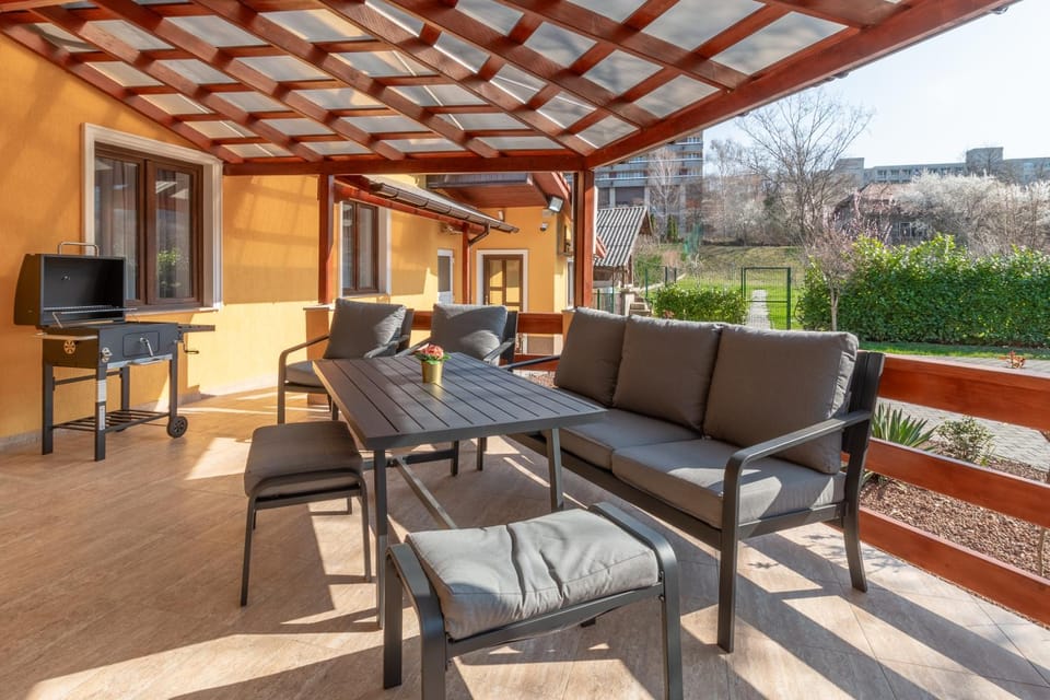 Day, BBQ facilities, Balcony/Terrace, Balcony/Terrace, Seating area