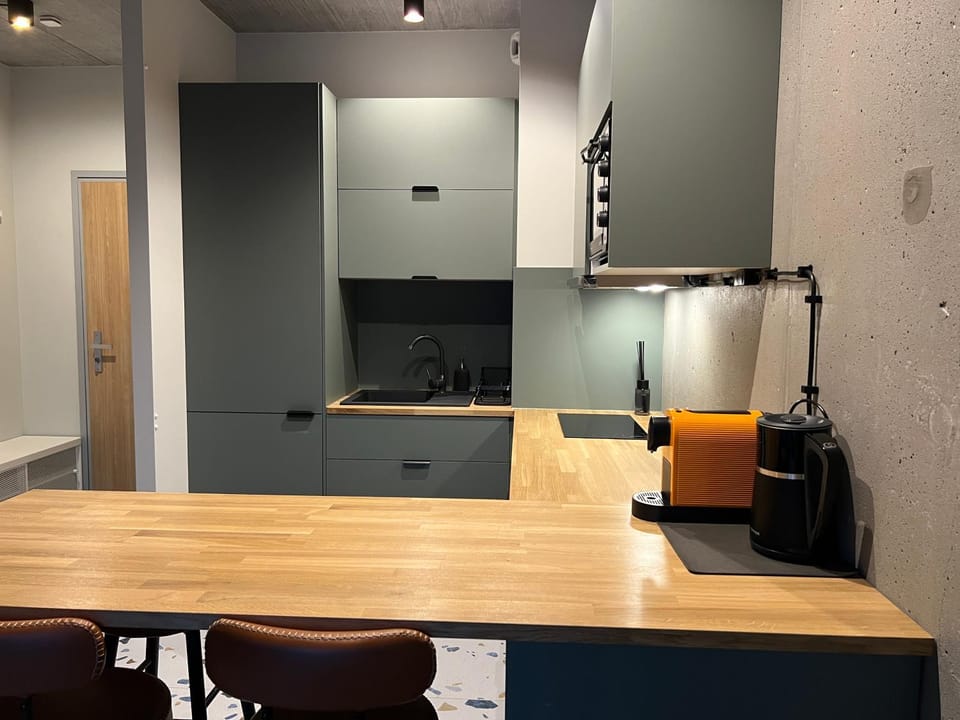 Coffee/tea facilities, Kitchen or kitchenette, oven