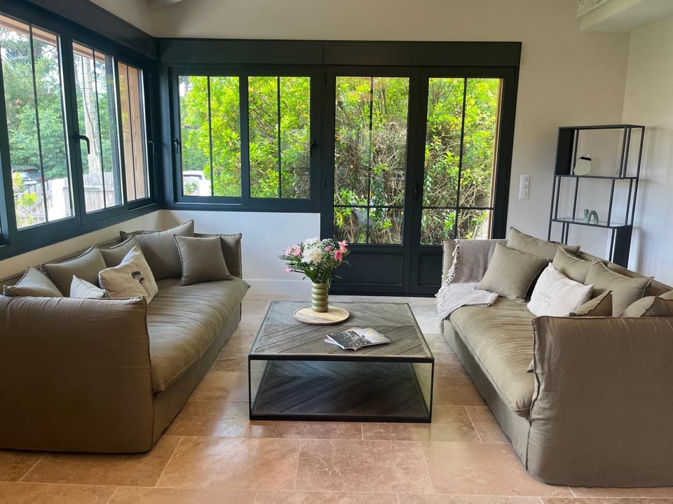 Living room, Garden view